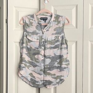 DKNY JEANS Camo Tank Top pink green gray Size XS.   D